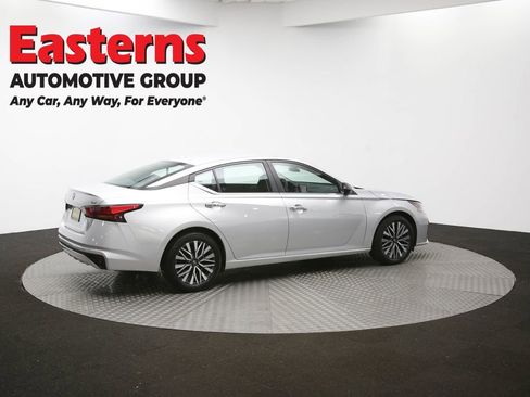 Used 2024 Nissan Altima 2.5 SV image 40