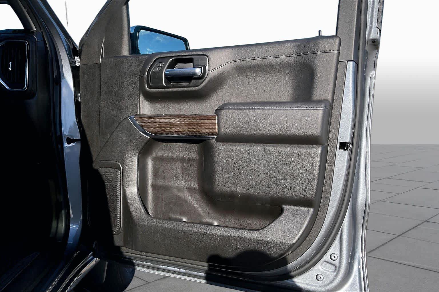 Used 2022 Chevrolet Silverado 1500 LT AWD/4WD image 22