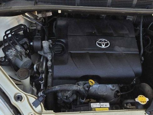 Used 2011 Toyota Sienna LE image 36