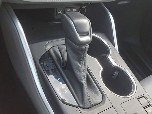 Used 2023 Toyota Highlander XLE image 15