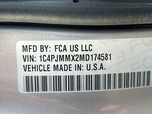 Used 2021 Jeep Cherokee Latitude Lux w/ Comfort/Convenience Group image 32