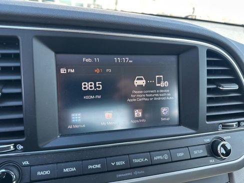 Used 2017 Hyundai Elantra SE image 12