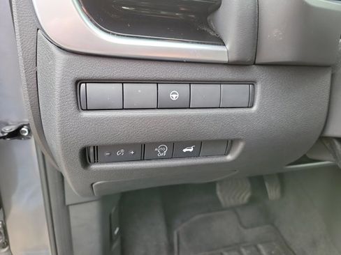 Used 2025 Nissan Rogue SL image 23