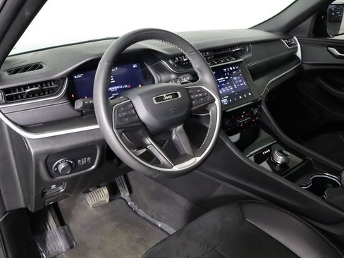 Used 2024 Jeep Grand Cherokee L Altitude RWD image 28