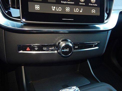 New 2026 Volvo XC90 B6 Ultra w/ Protection Package AWD/4WD image 19