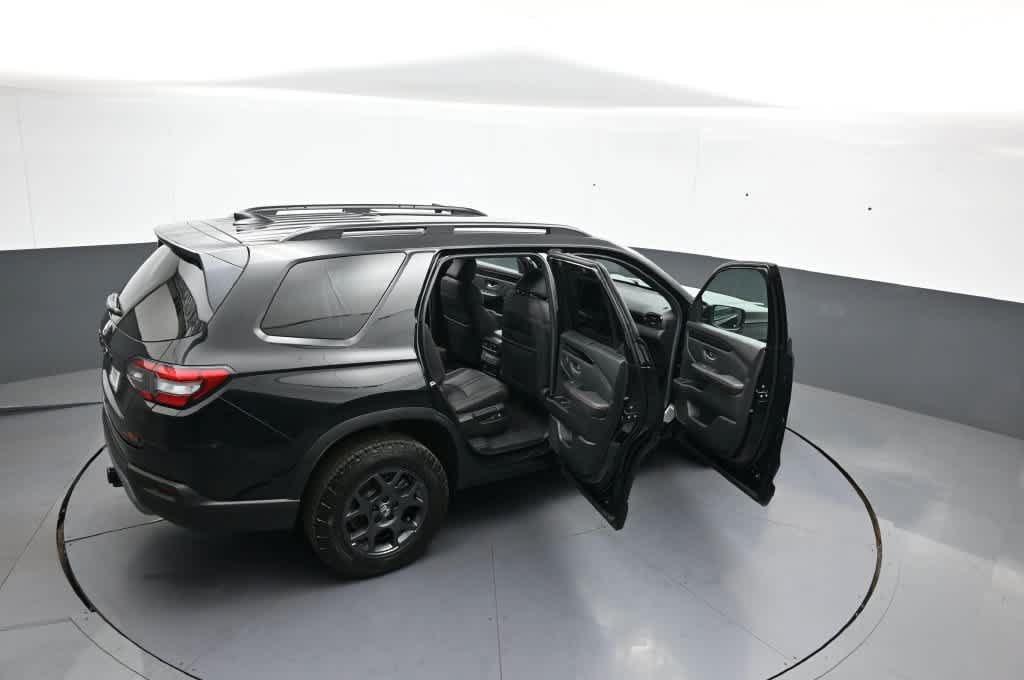 Certified 2024 Honda Pilot TrailSport image 46