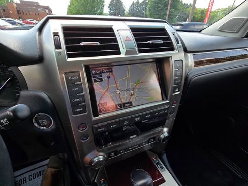 Used 2015 Lexus GX 460 w/ Premium Package image 18