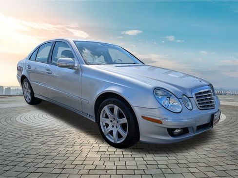Used 2007 Mercedes-Benz E 350 4MATIC Sedan image 2