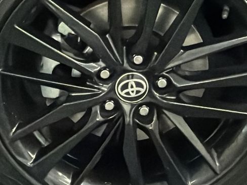 Used 2023 Toyota Camry XSE image 4