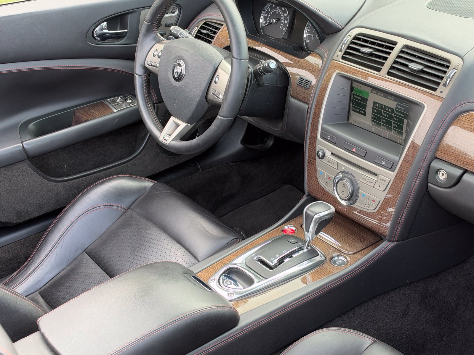 Used 2009 Jaguar XKR R RWD image 19
