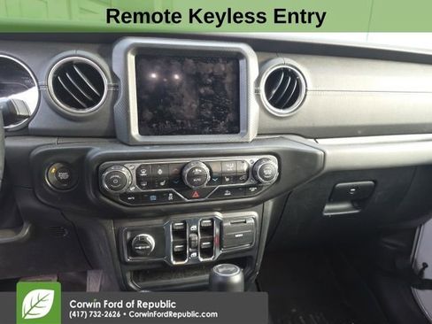 Used 2022 Jeep Wrangler Unlimited Sahara w/ Cold Weather Group image 13