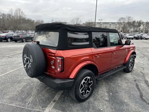 Used 2022 Ford Bronco Outer Banks image 6