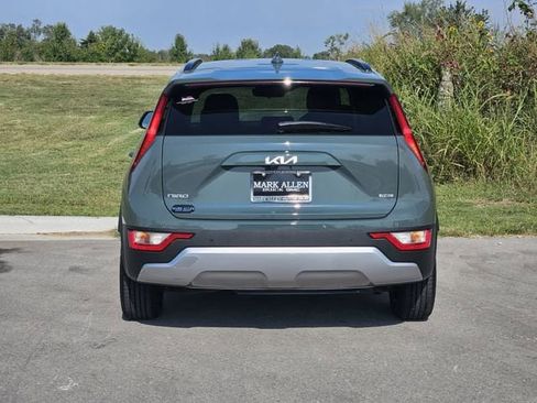 Used 2023 Kia Niro EX w/ EX Cold Weather Package image 6