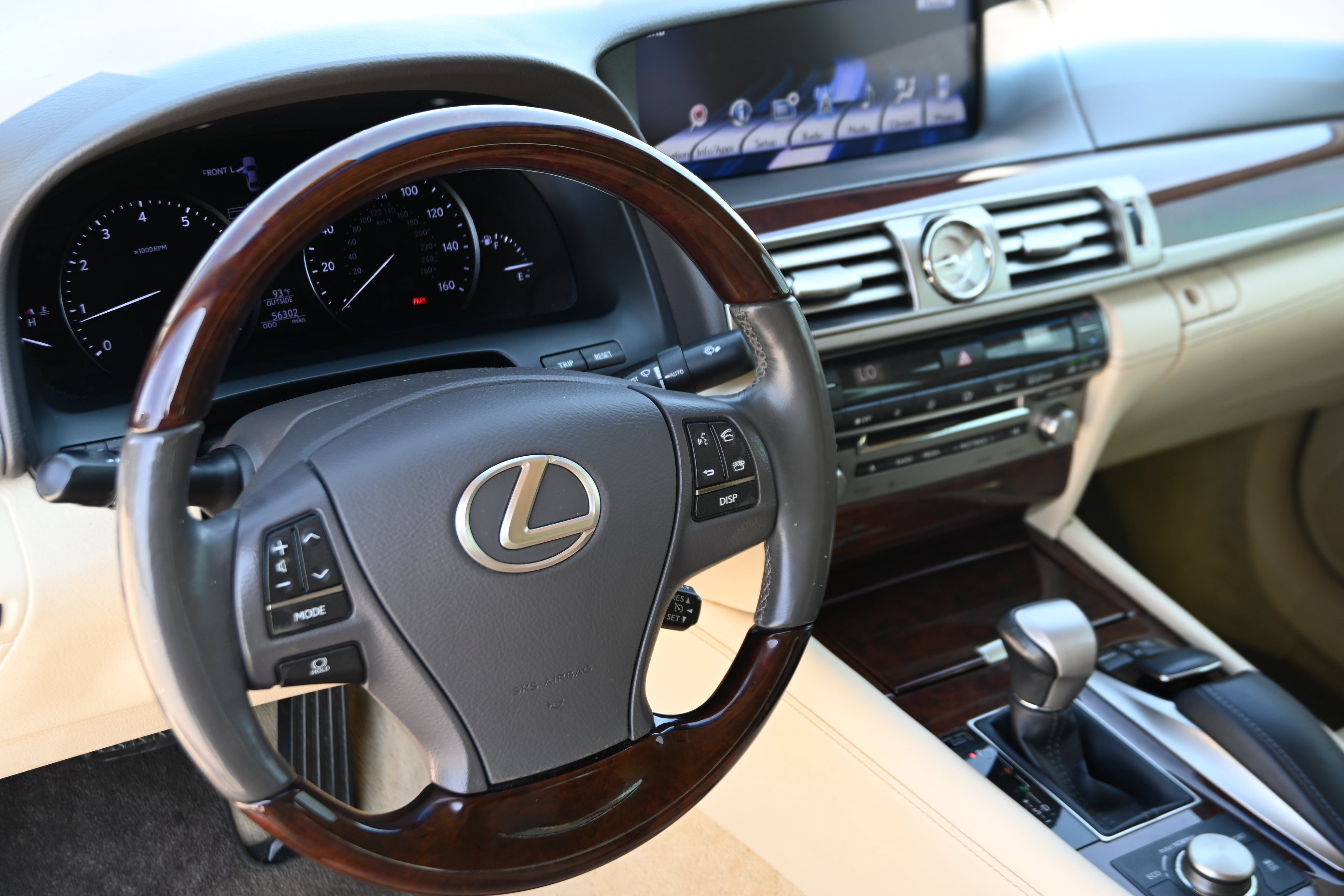 Used 2014 Lexus LS 460 w/ Comfort Package RWD image 13