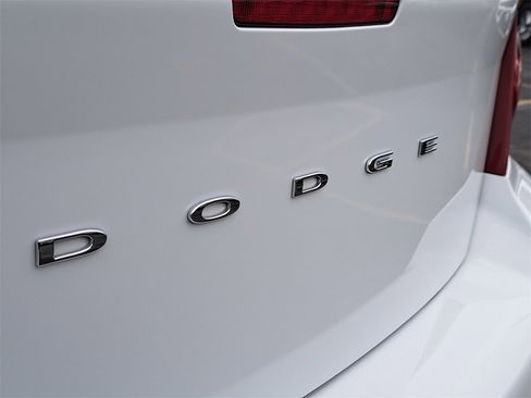 Used 2012 Dodge Avenger SXT image 6