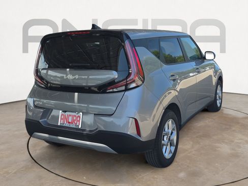 Certified 2025 Kia Soul LX w/ LX Technology Package FWD image 8