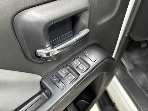 Used 2018 Chevrolet Silverado 1500 W/T w/ Trailering Package AWD/4WD image 9