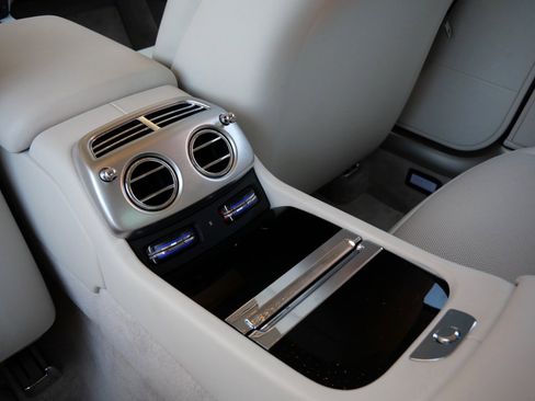 Used 2018 Rolls-Royce Wraith image 25