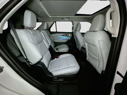 New 2026 Ford Explorer Platinum w/ LUX Leather Package AWD/4WD image 36