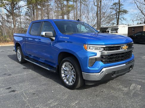 Used 2025 Chevrolet Silverado 1500 LT w/ Leather Package image 3