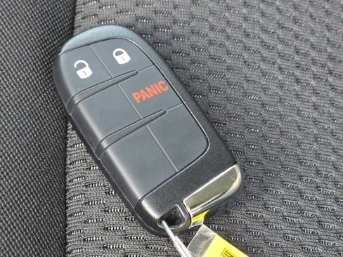 Used 2023 Jeep Renegade Latitude w/ Premium Group image 35