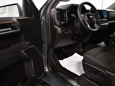 Used 2025 Chevrolet Silverado 1500 LT image 16