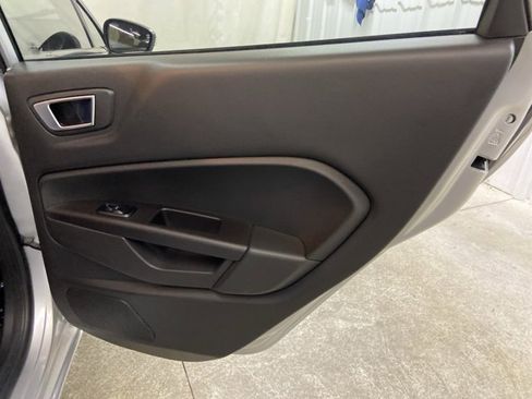 Used 2014 Ford Fiesta SE w/ Equipment Group 201A image 17