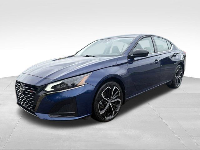 Used 2024 Nissan Altima 2.5 SR AWD/4WD image 8