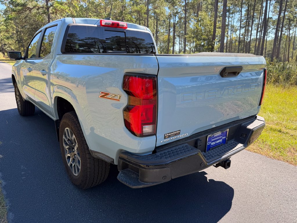 New 2025 Chevrolet Colorado Z71 w/ Technology Package AWD/4WD image 3