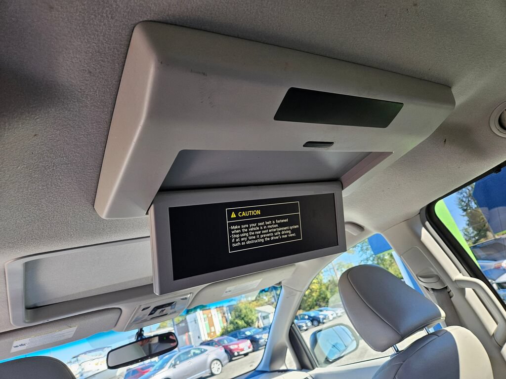 Used 2011 Toyota Sienna XLE w/ Premium Pkg FWD image 15