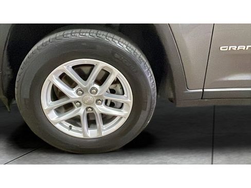 Used 2023 Jeep Grand Cherokee L Laredo w/ Luxury Tech Group I image 20