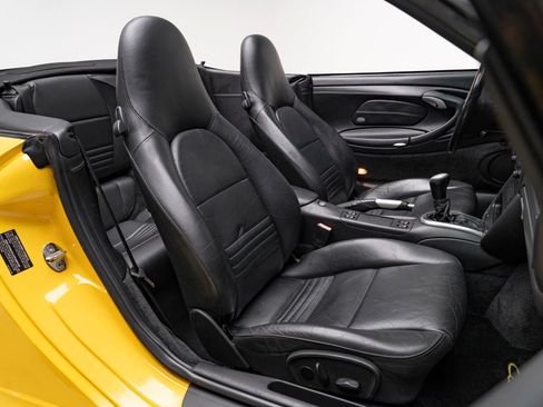 Used 2004 Porsche 911 Carrera 4S AWD/4WD image 30