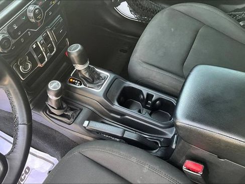 Used 2022 Jeep Gladiator Sport AWD/4WD image 19