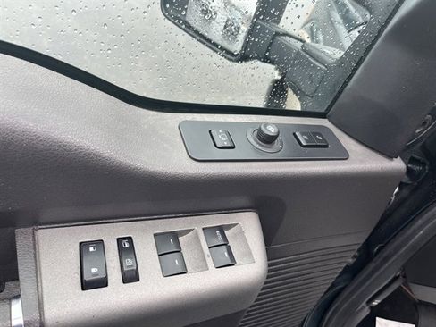 Used 2011 Ford F250 Lariat w/ Lariat Interior Pkg image 17