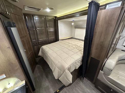 Used 2017 Mercedes-Benz Sprinter 3500 image 29