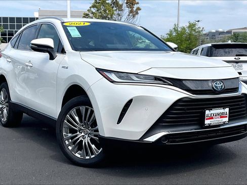 Used 2021 Toyota Venza XLE w/ Softex Package AWD/4WD image 2