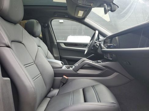 Used 2026 Porsche Cayenne S AWD/4WD image 17