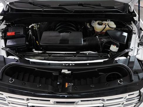 Used 2025 GMC Yukon XL Denali AWD/4WD image 41