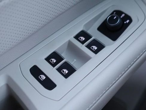 New 2026 Volkswagen Atlas SE image 18