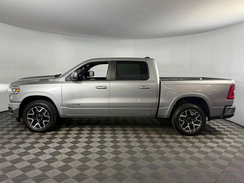Used 2025 RAM 1500 Laramie AWD/4WD image 9