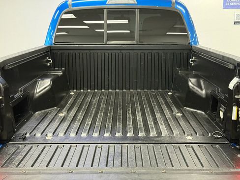 Used 2016 Toyota Tacoma TRD Sport w/ Towing Package image 10