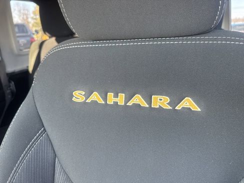 Used 2016 Jeep Wrangler Unlimited Sahara image 17