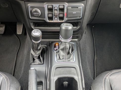 Used 2021 Jeep Wrangler Unlimited Sahara w/ Cold Weather Group image 21