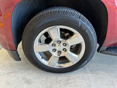 Used 2016 Chevrolet Suburban LT image 34