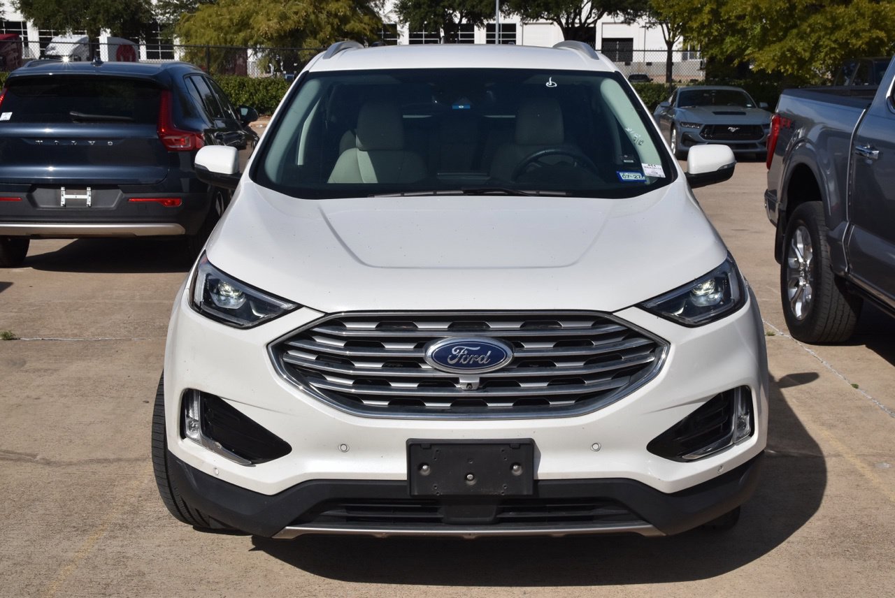 Used 2021 Ford Edge Titanium w/ Equipment Group 301A AWD/4WD image 3
