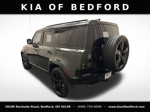 Used 2026 Land Rover Defender 110 X-Dynamic SE AWD/4WD image 8
