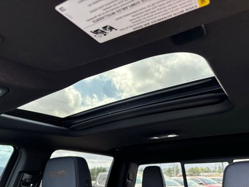 Used 2024 Chevrolet Silverado 1500 High Country image 14