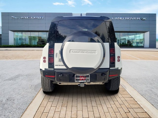Used 2024 Land Rover Defender 110 X-Dynamic SE AWD/4WD image 5