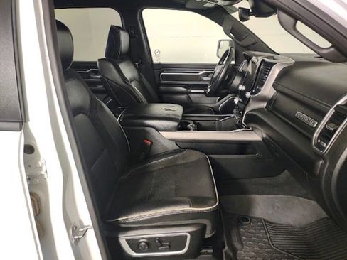 Used 2023 RAM 1500 Laramie AWD/4WD image 16