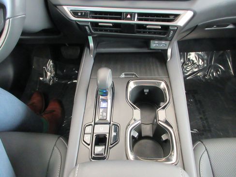 Used 2025 Lexus RX 350h w/ Convenience Package AWD/4WD image 43